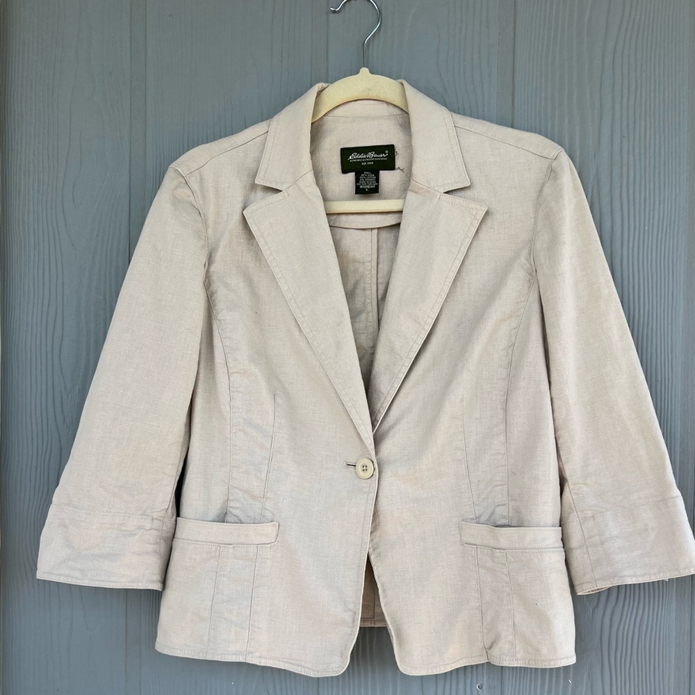 22.Eddie Bauer Women’s Spring BlazerJacket
Size Large